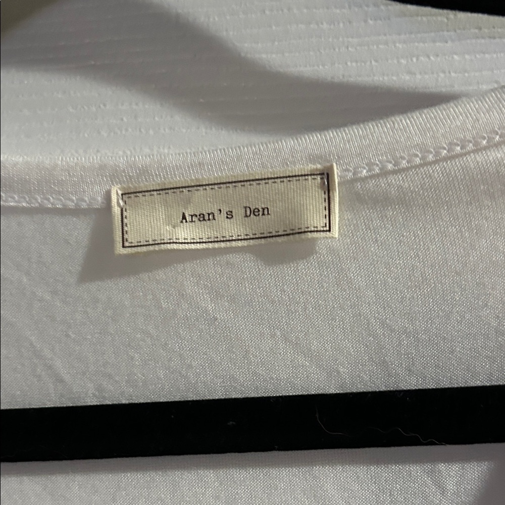 Aran's Den Cream V-Neck Short Sleeve Tee - Picture 3 of 3